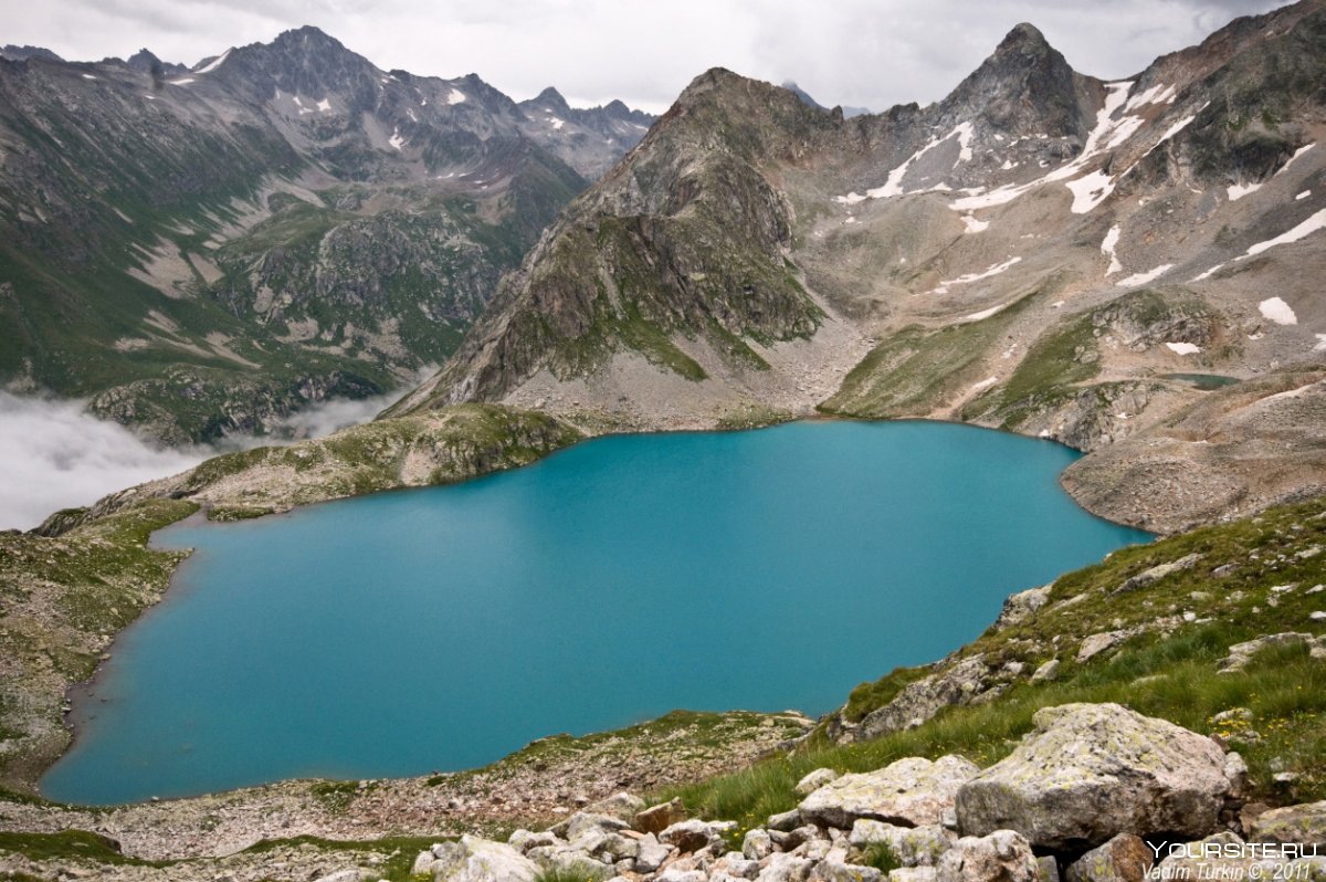 Голубое озеро Кавказ