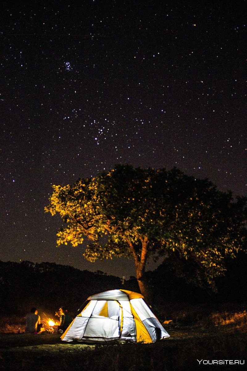 Палатка ночью