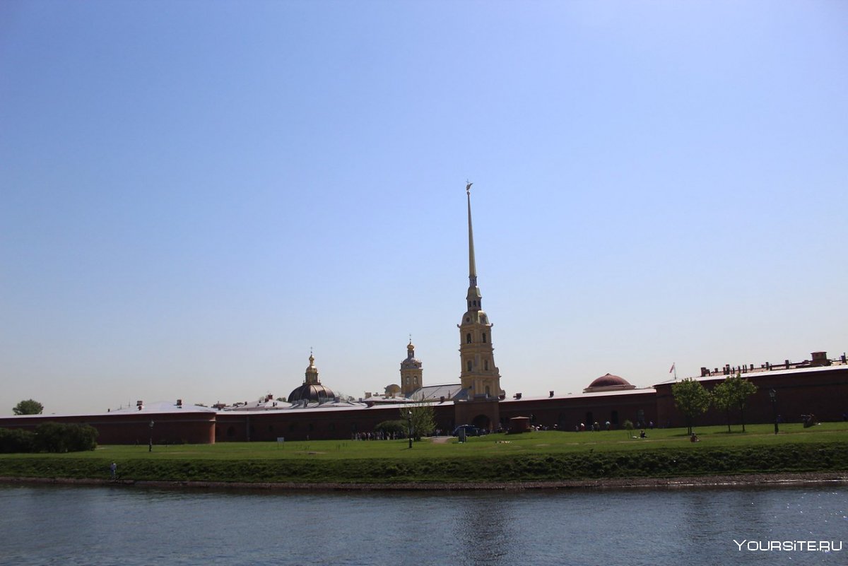 Маяк на Петропавловской крепости