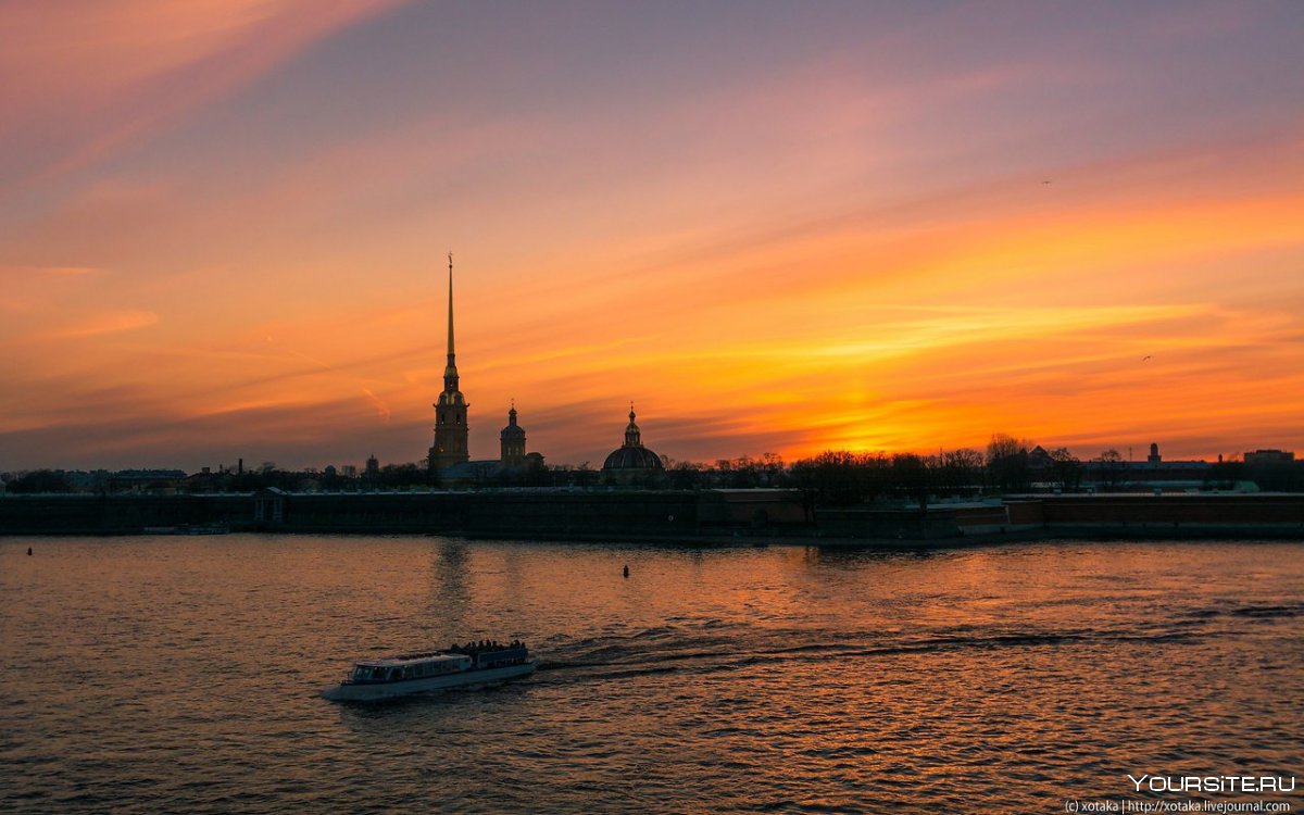 Солнце Нева Петербург