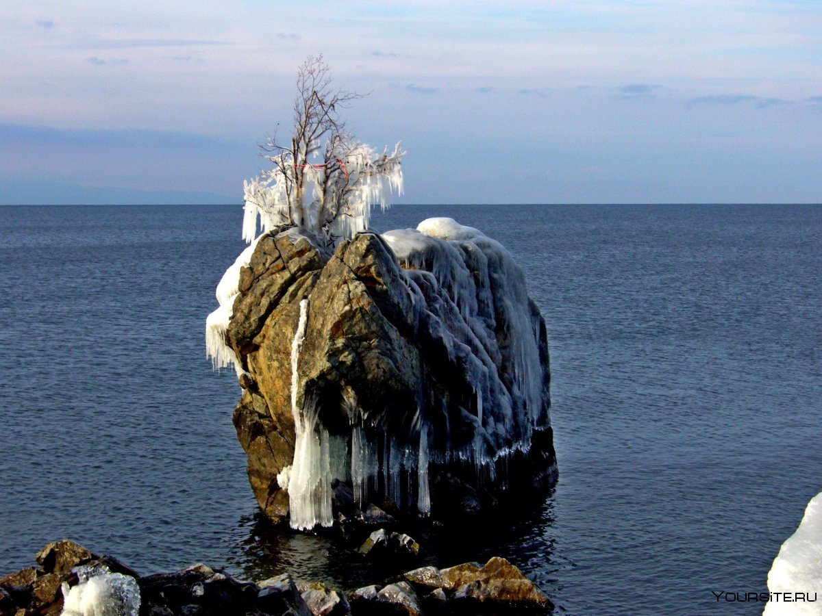 Шаман камень на Байкале