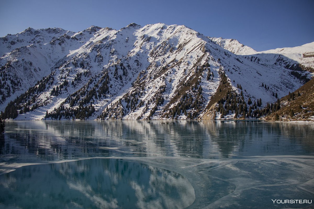 Большое Алматинское озеро фото на Эротический календарь