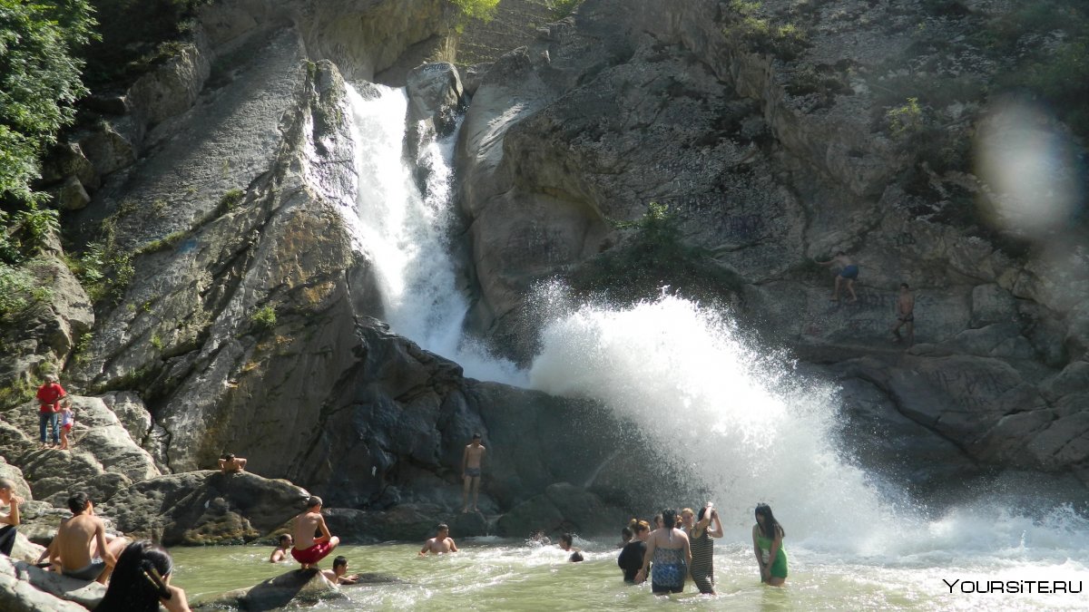Водопад Чараур