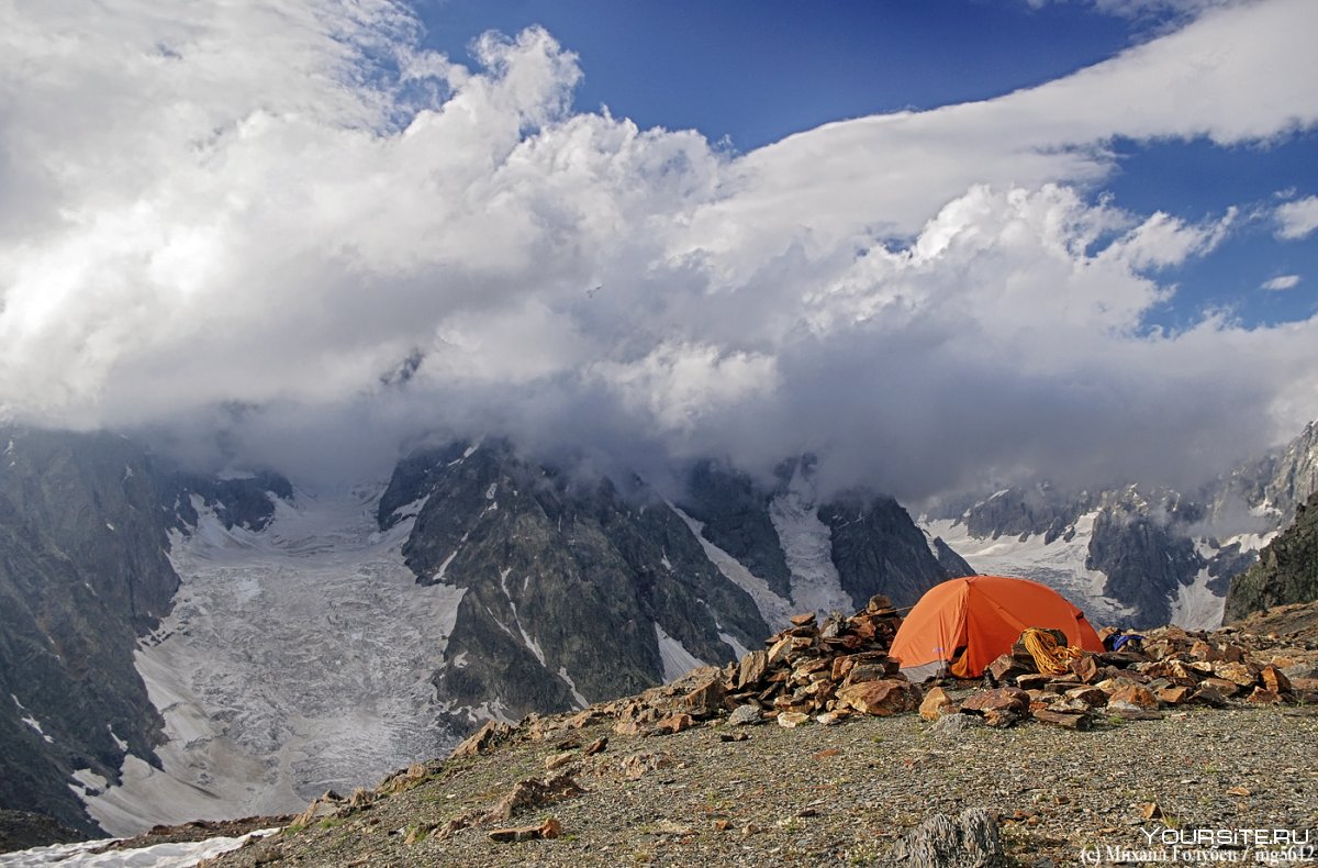 Грузия горы палатка