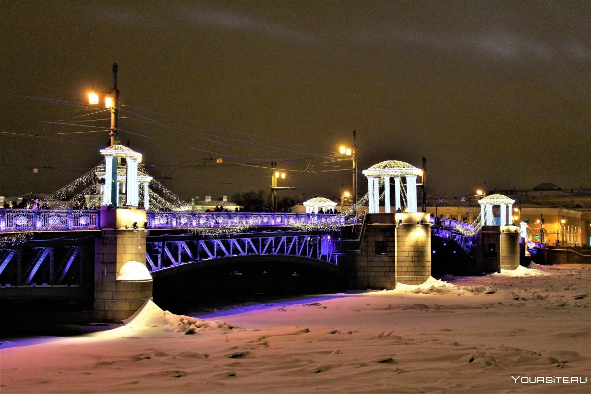 Мост Петра Великого в Санкт-Петербурге