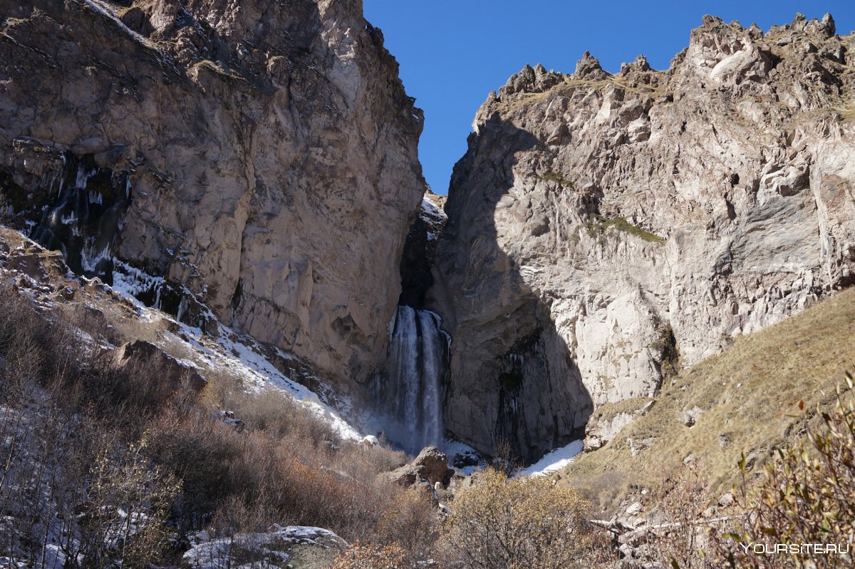 Серебряный источник в долине Нарзанов