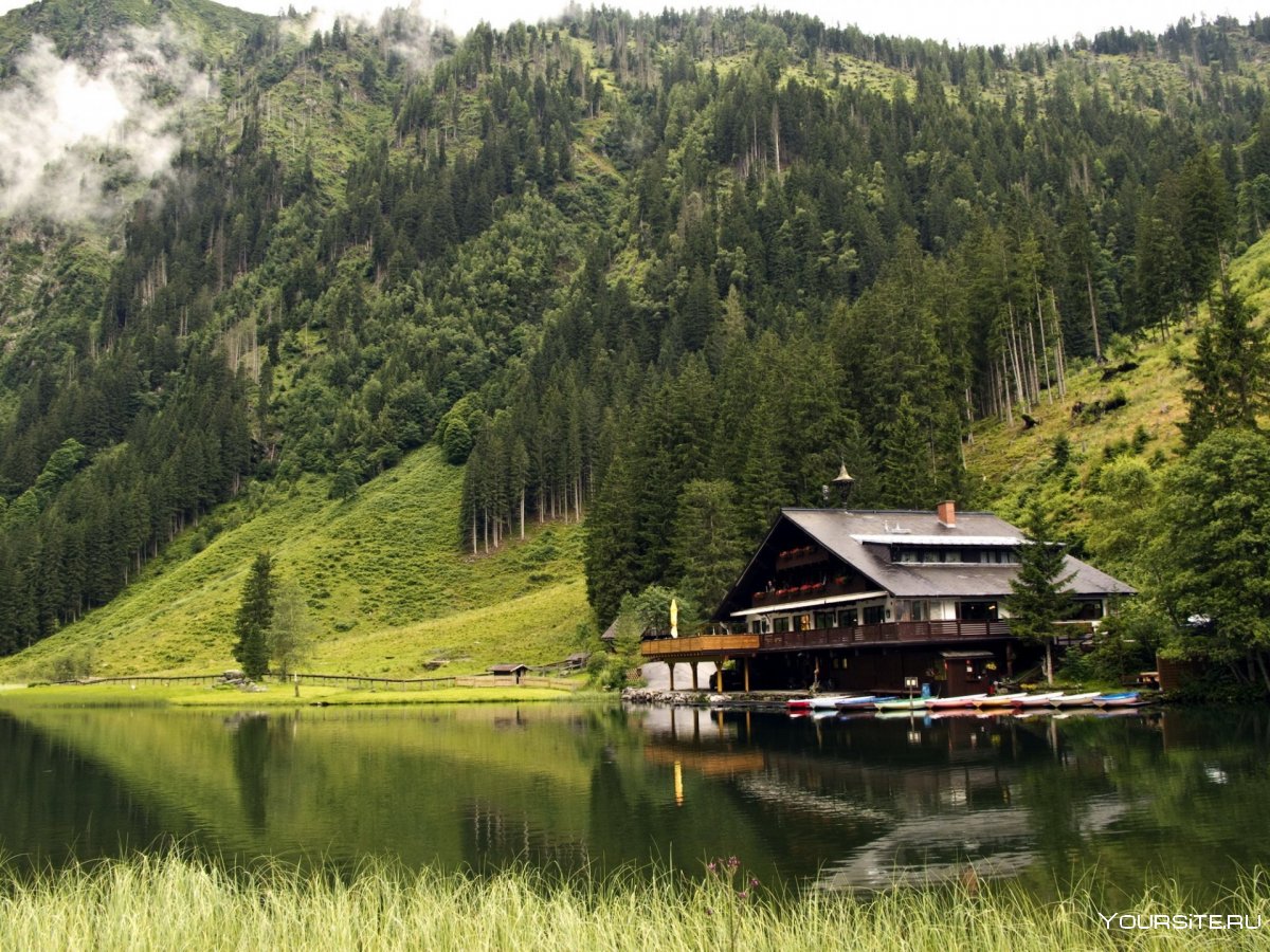 Домик в горах Альпы Швейцария
