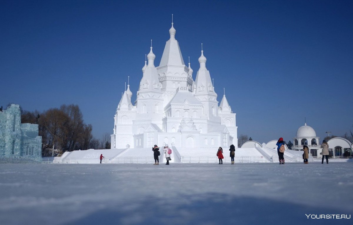 Снежное царство" в Харбине