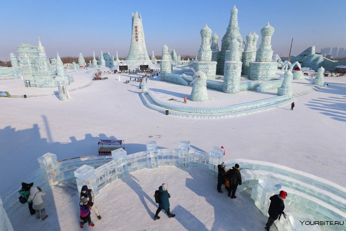 Фестиваль ледяных скульптур в Харбине