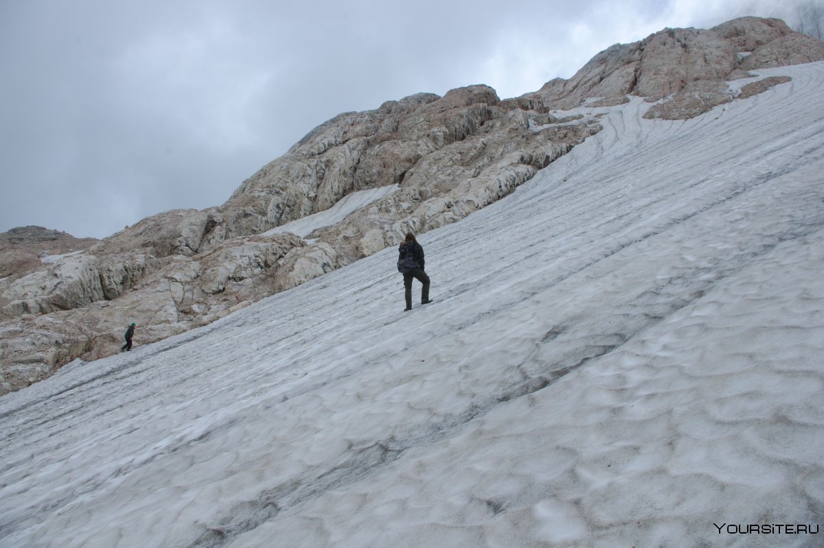 Восхождение на Фишт через малый ледник