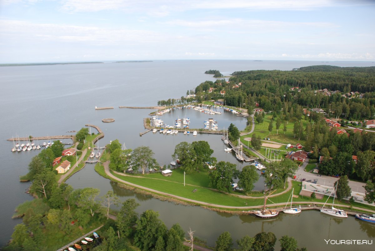Озеро Ве́нерн в Швеции