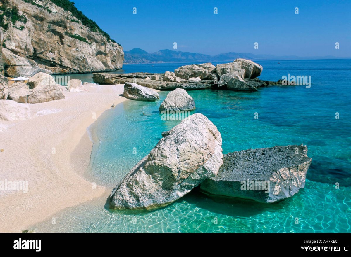 Пляж кала-Мариолу Италия