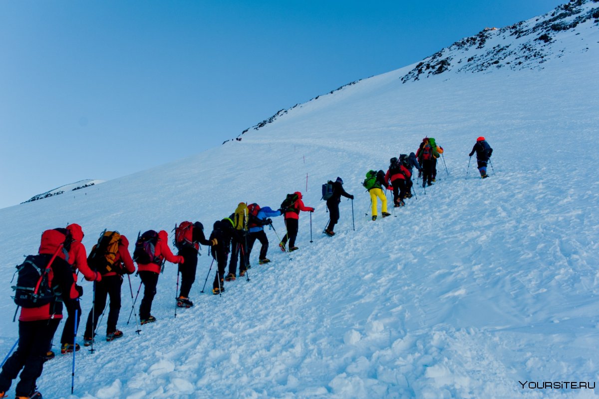 Вершина Эльбруса летом