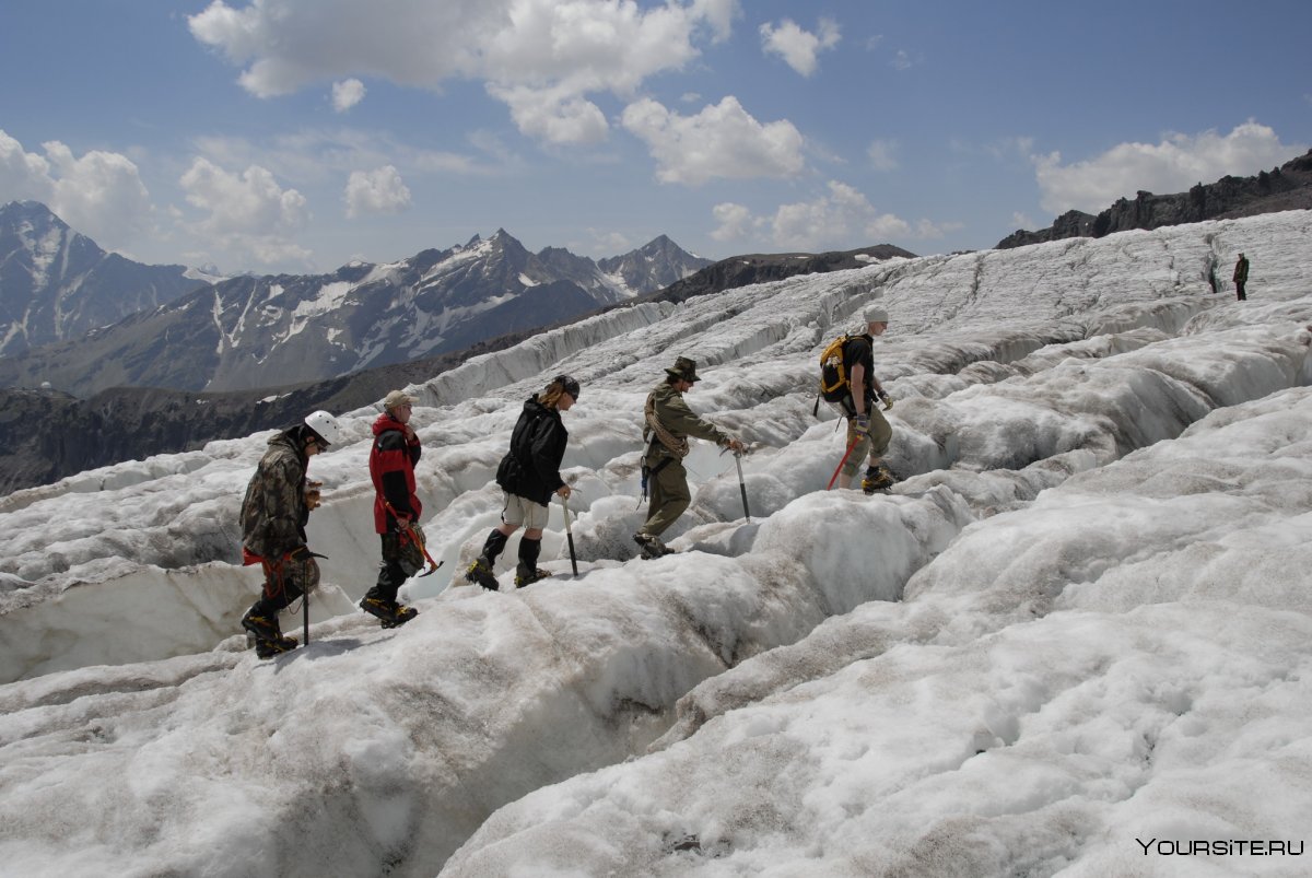 Подъем на Эльбрус на ратраке