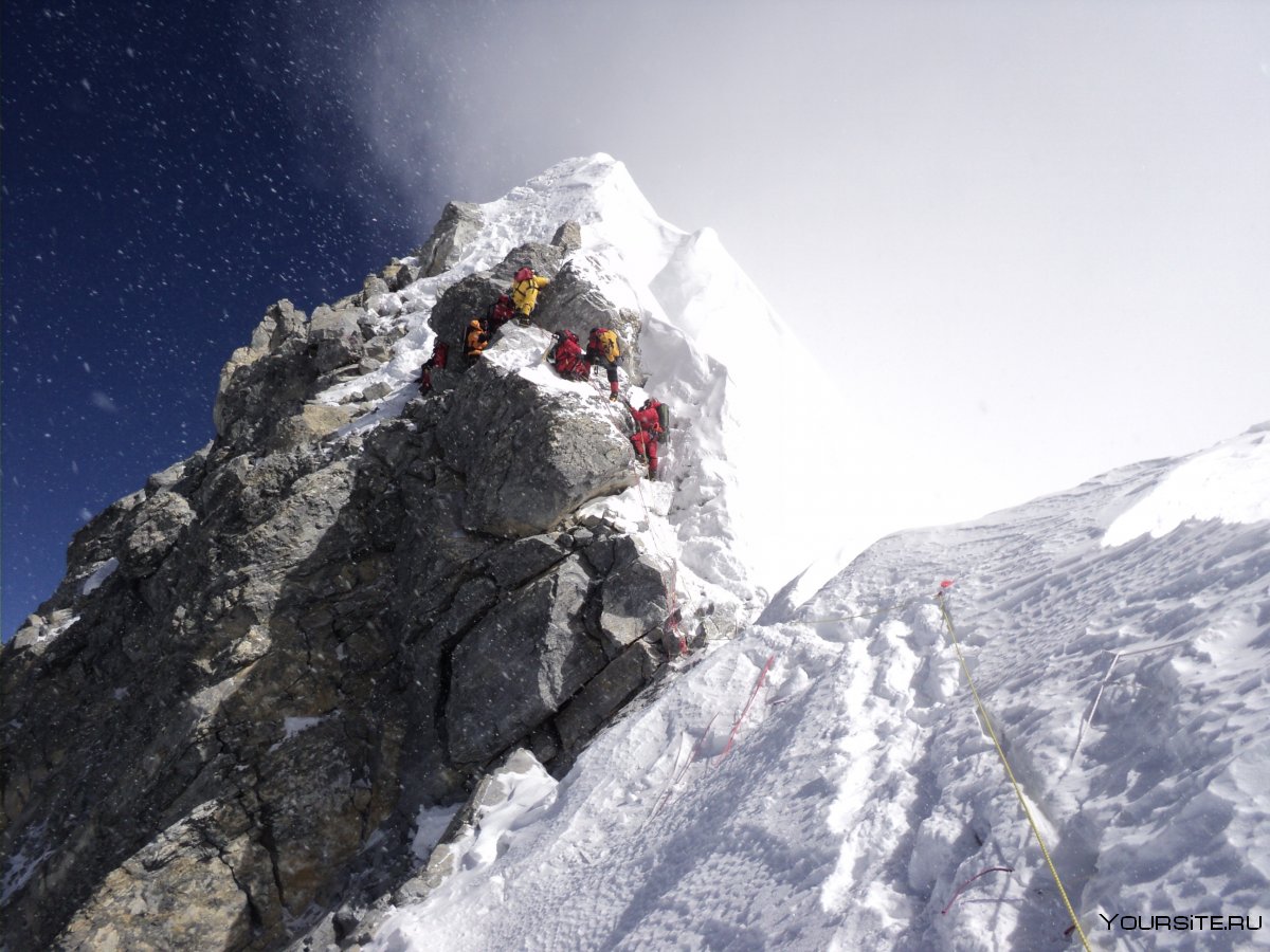Горы скалы Гималаи Эверест альпинисты
