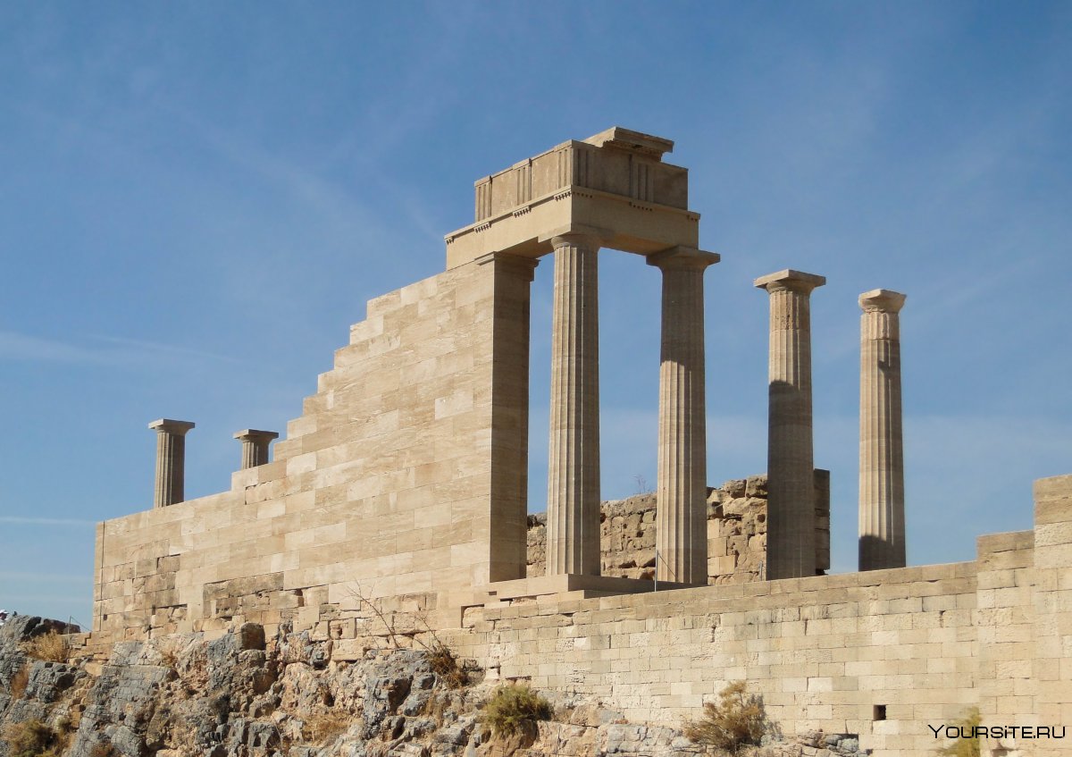 Храм крылатой Афины в Тегее