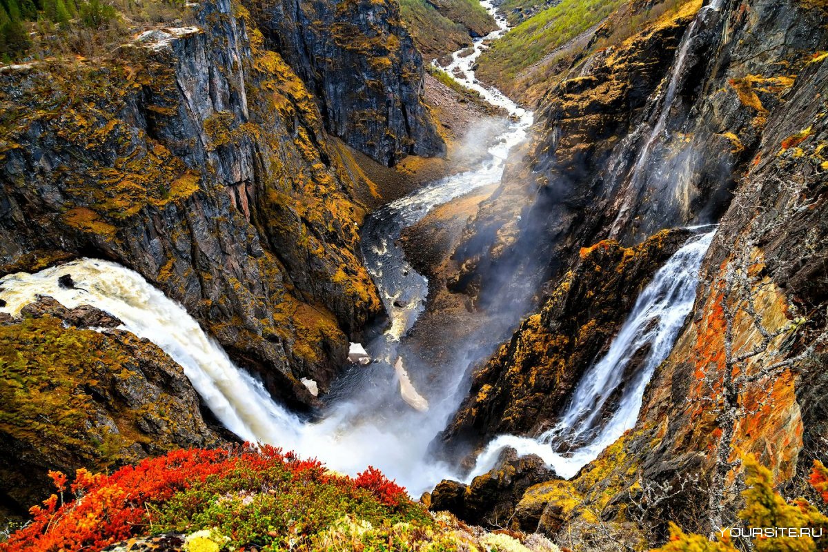 Водопады Норвегии осень