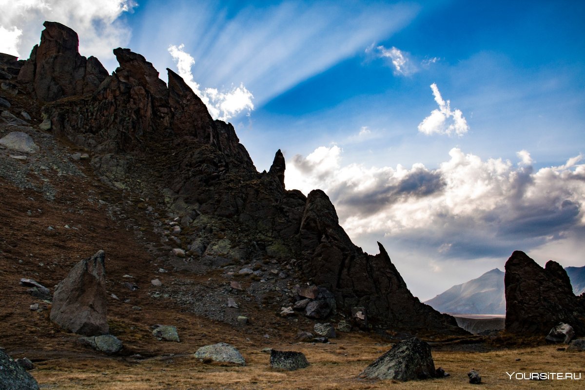 У подножия горы