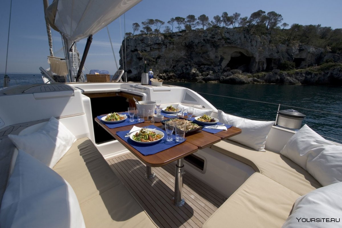 Завтрак на яхте