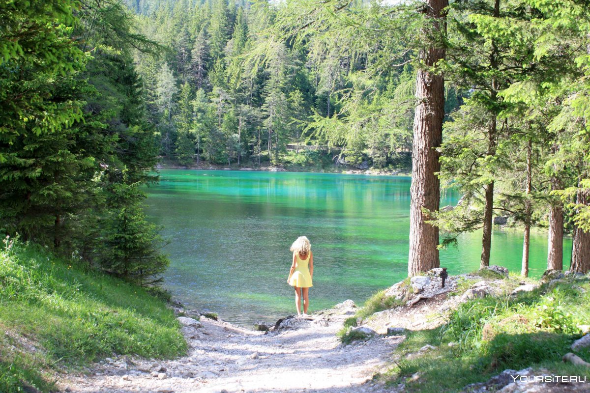 Зелёное озеро Австрия в засушливое лето