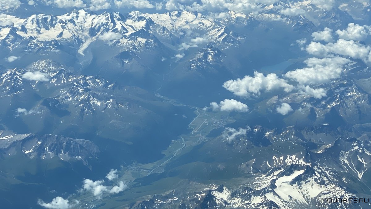 Кавказский хребет с самолета