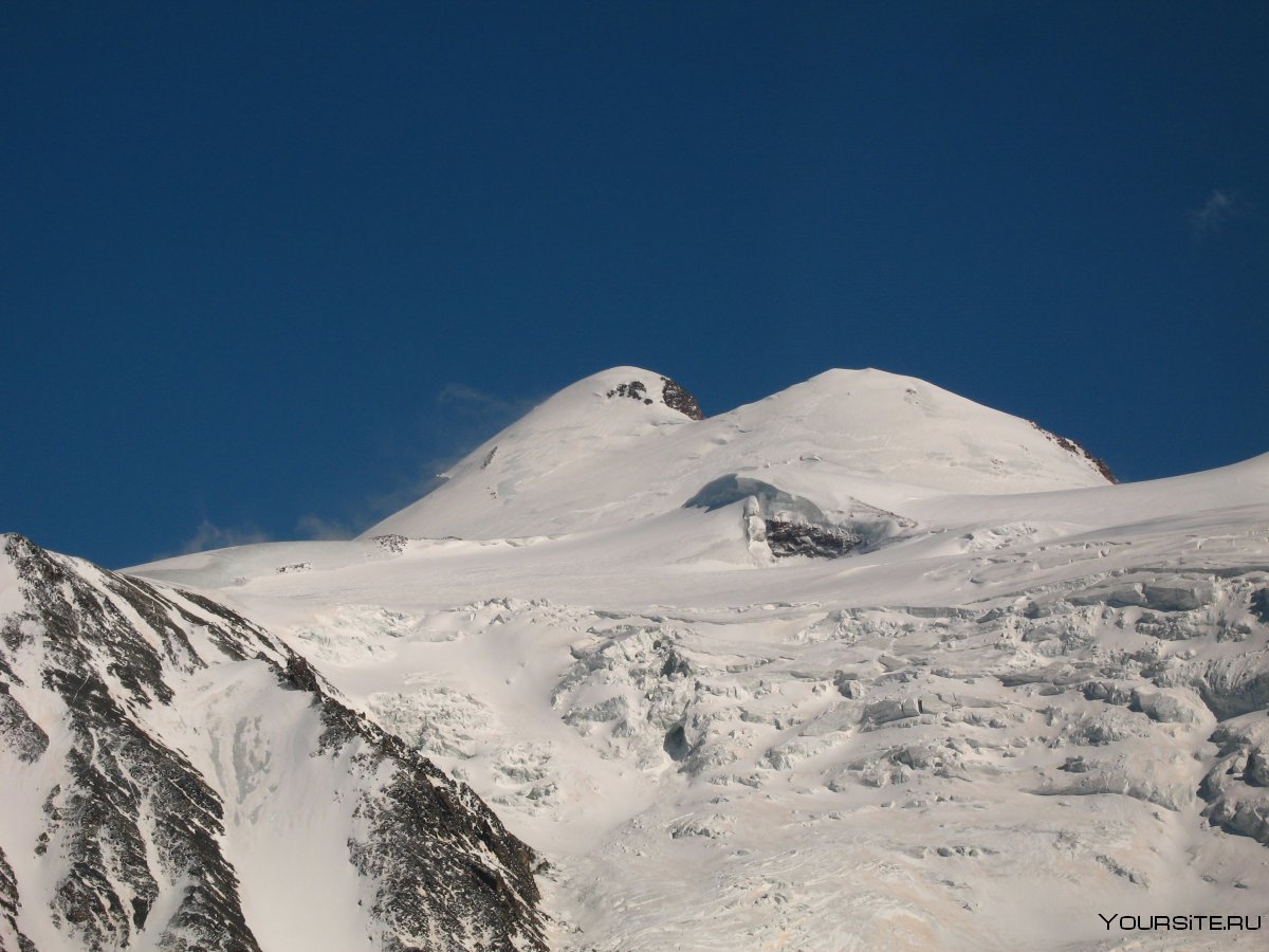 Гора Казбек и Эльбрус
