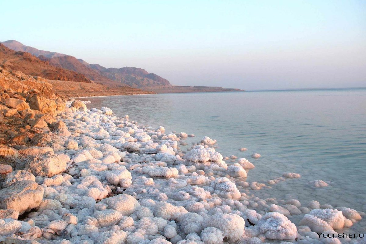 Мертвое озеро соленое