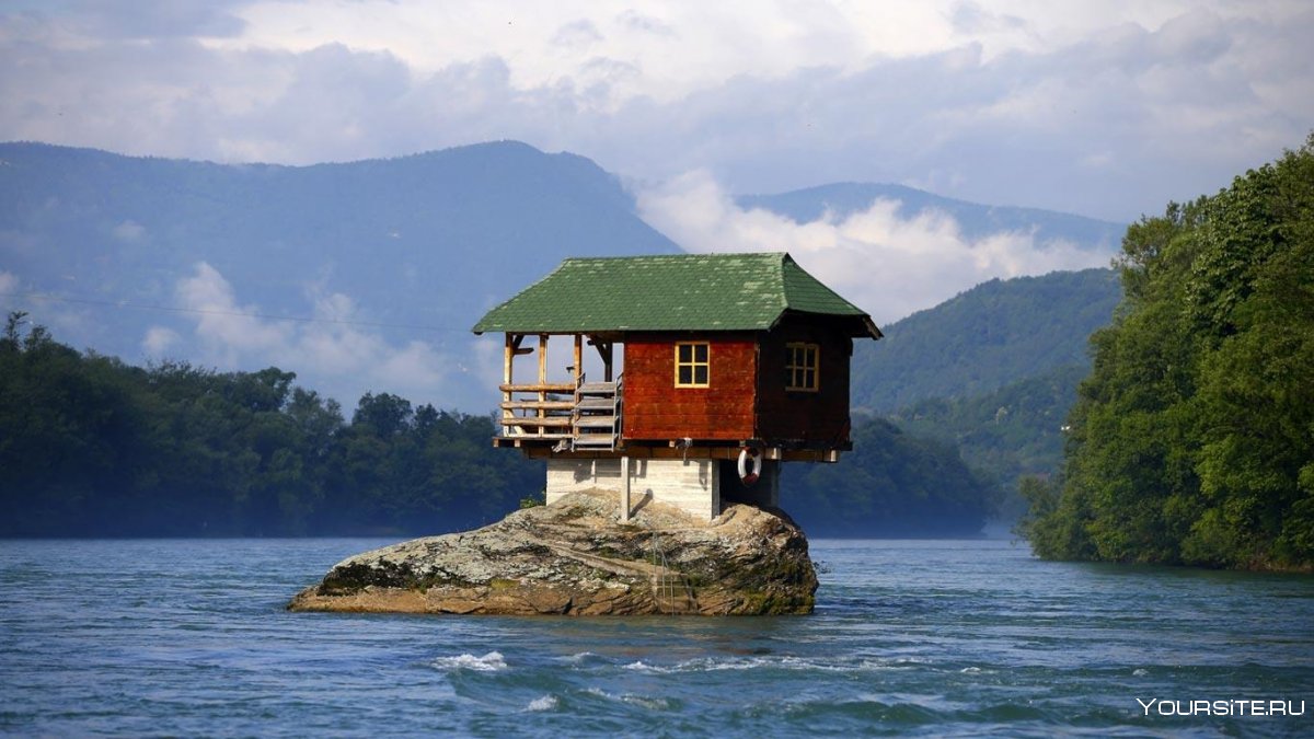 Дом у озера