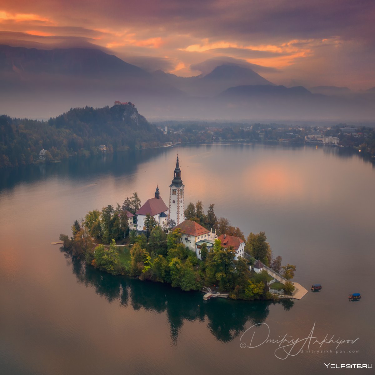 Монастырь на озере Блед в Словении