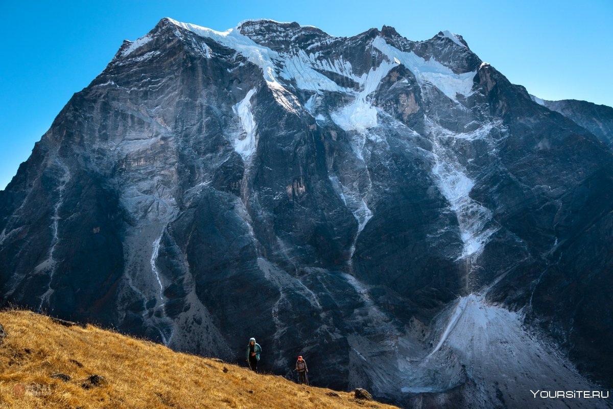 Гора мера пик в Непале