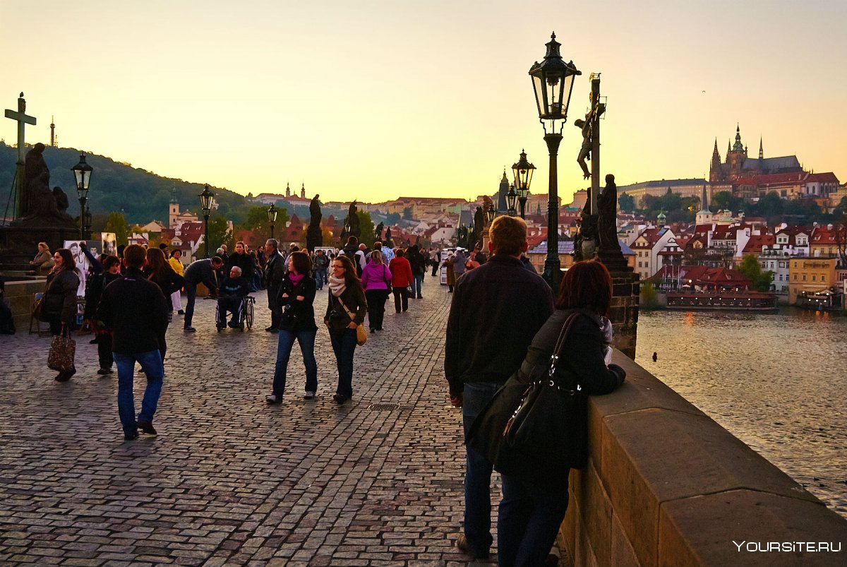 Туристы мост Прага