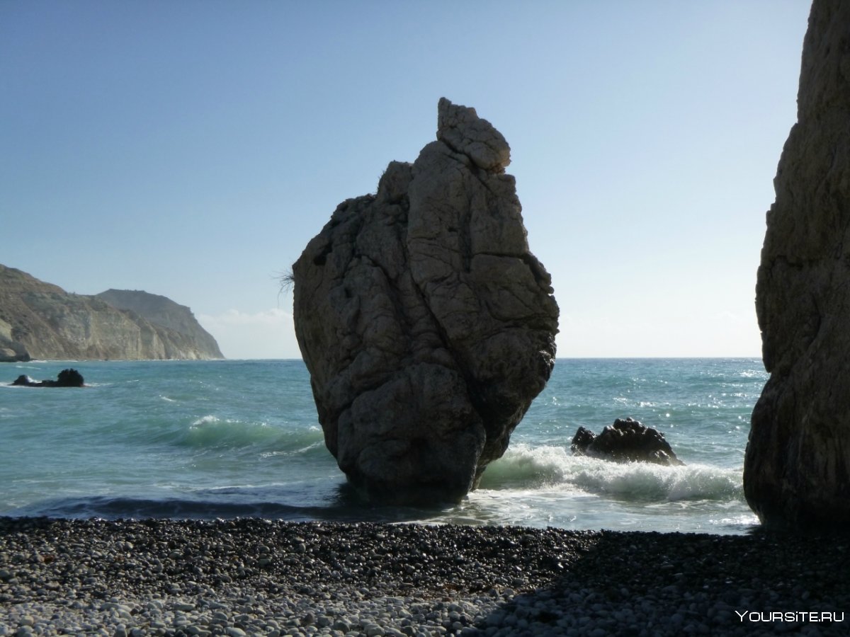 Камень Афродиты на Кипре