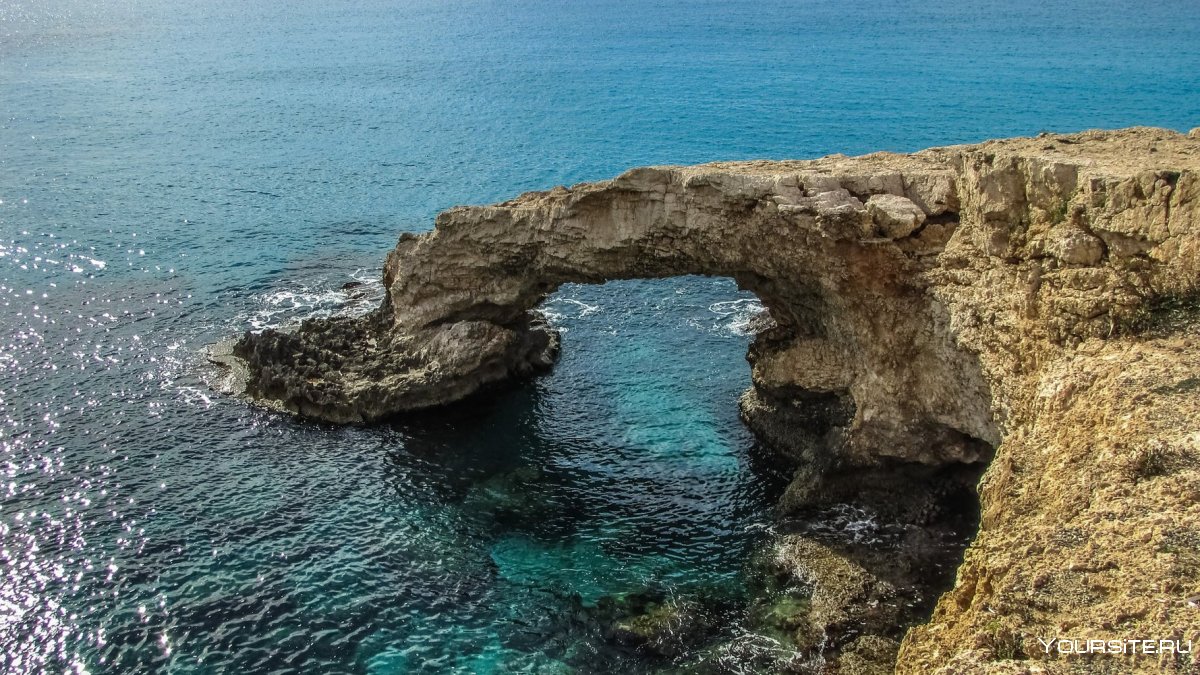 Кипр скала арка