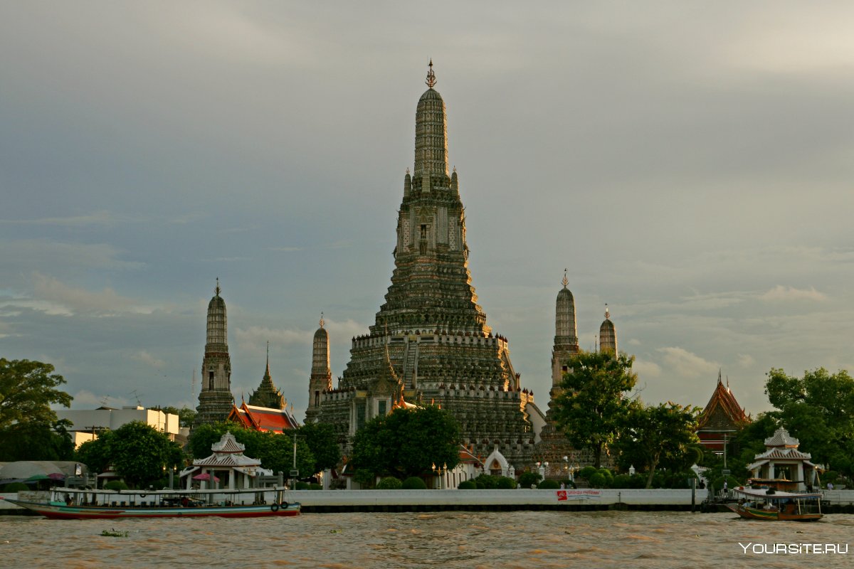 Храм рассвета в Бангкоке
