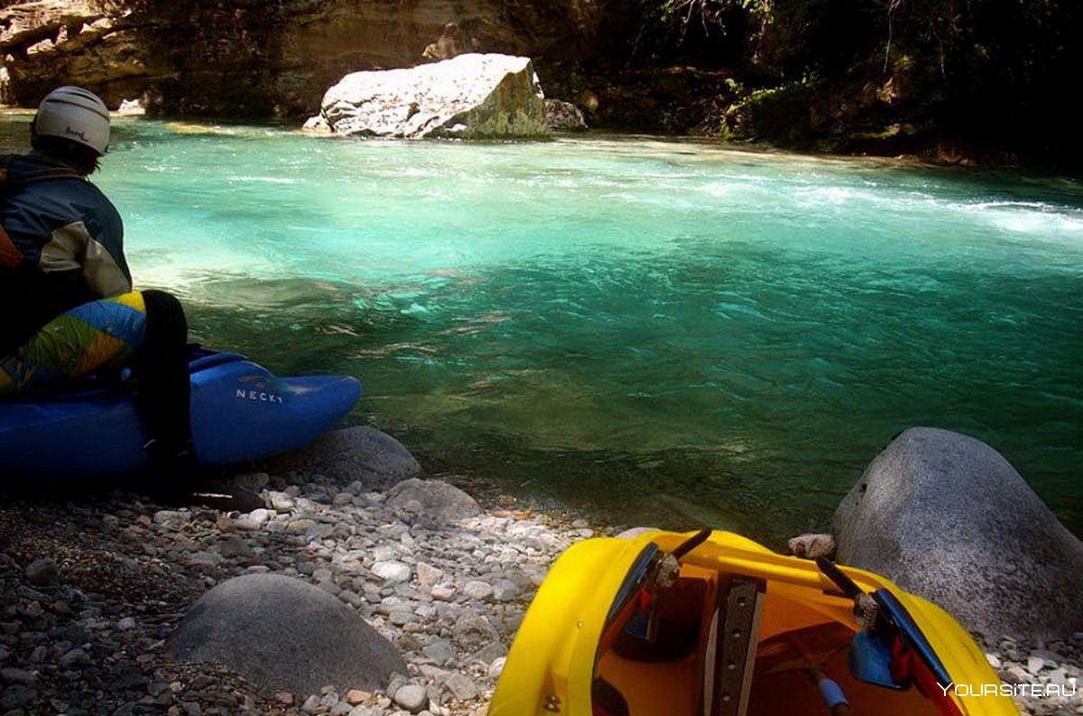 Кристально прозрачная вода