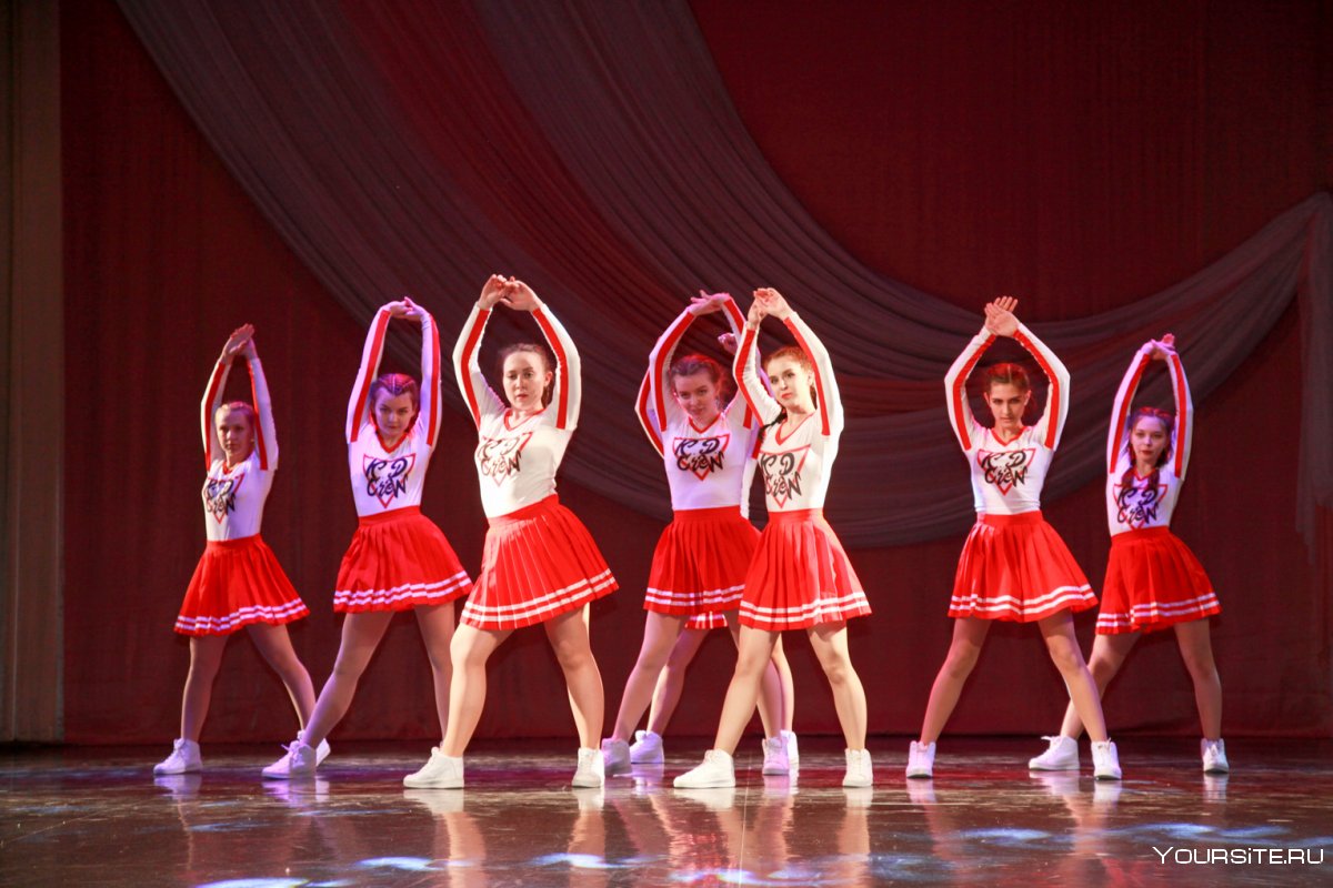 Танцевальный коллектив