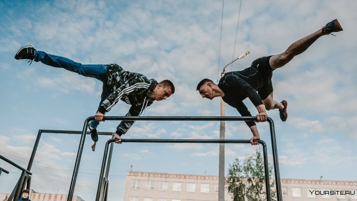 Средние трюки на турнике