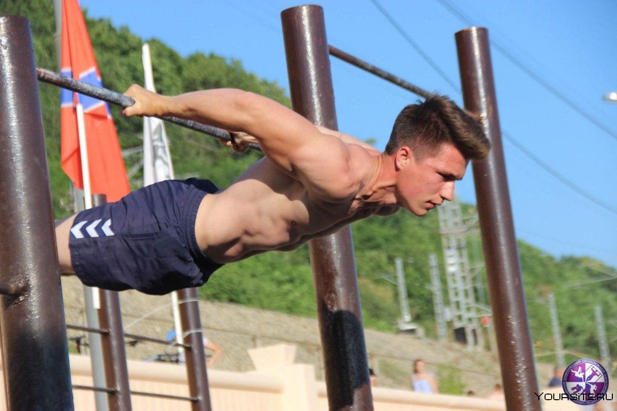 Брусья Workout
