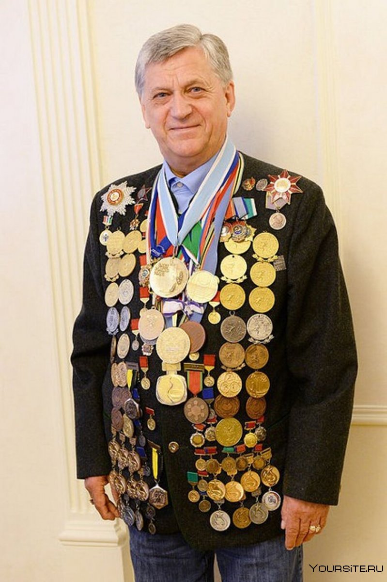 Александр Тихонов биатлонист