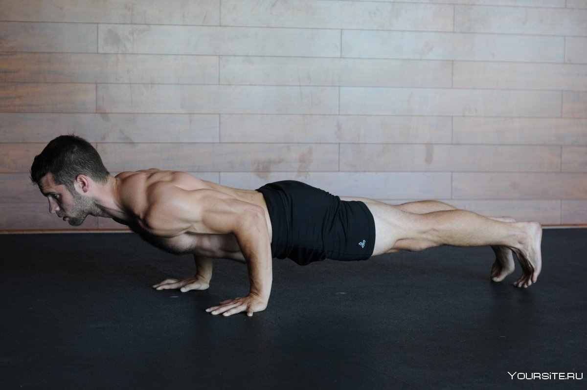 Чатуранга дандасана мужчина