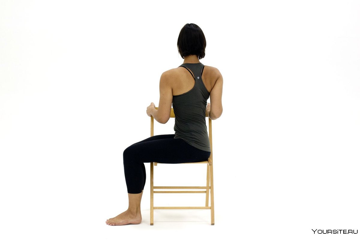 Упражнения для спины сидя на стуле