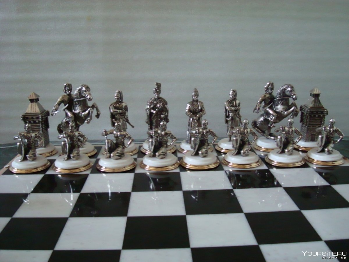 Шахматные фигурки из гипса