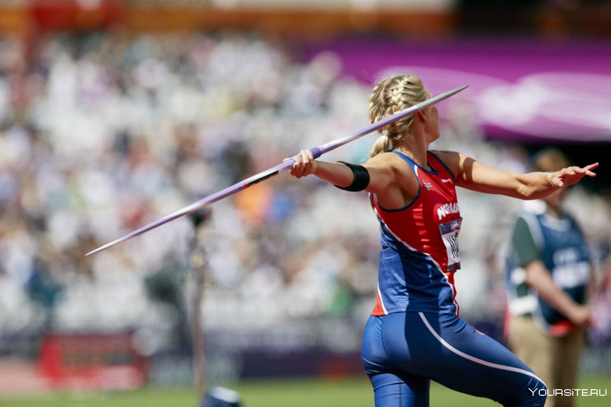 Мартина Хелльман метание