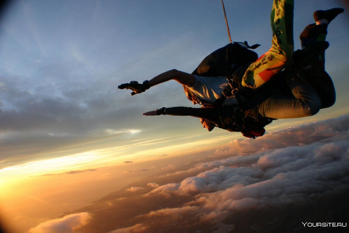 Красивый прыжок с парашютом