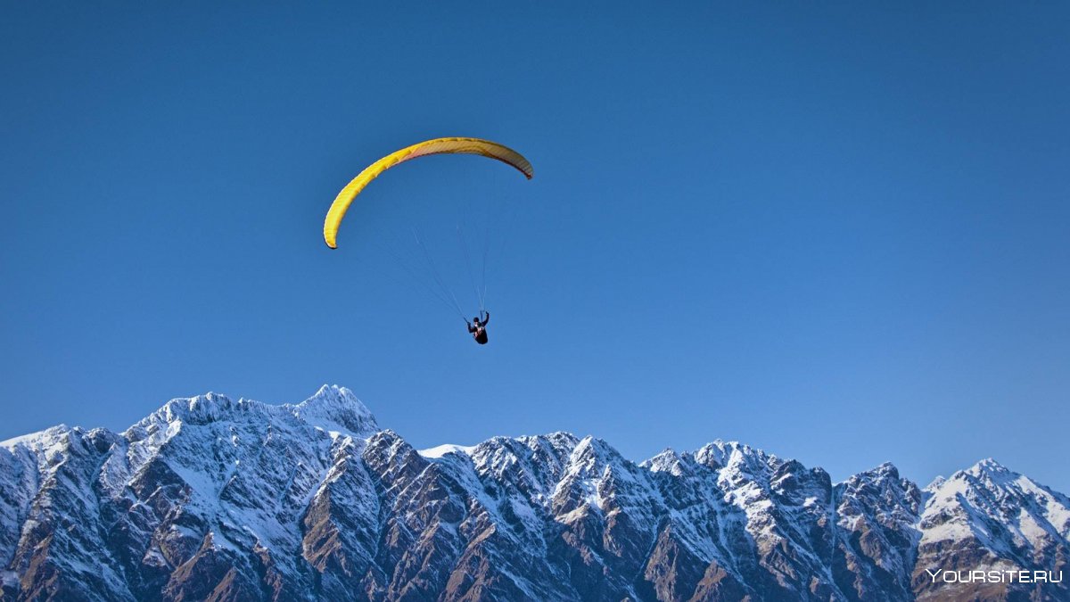 Прыжок с парашютом в горах