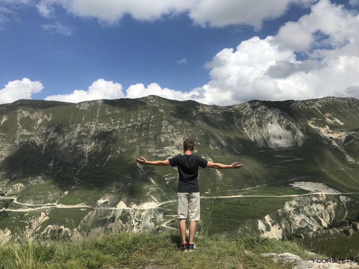 Канатоходец скульптура