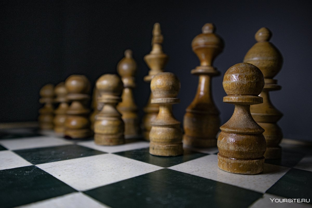 Натюрморт с шахматными фигурами