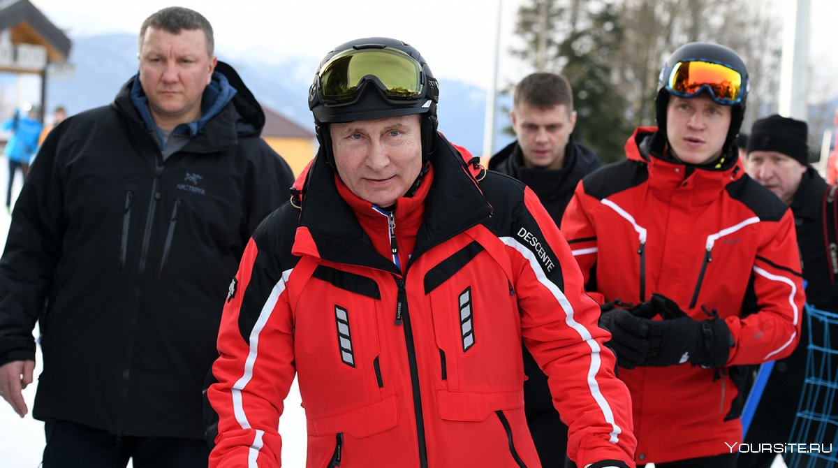 Путин и Лукашенко покатались на лыжах в красной Поляне