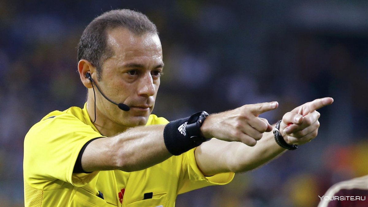 FIFA referee Сергей