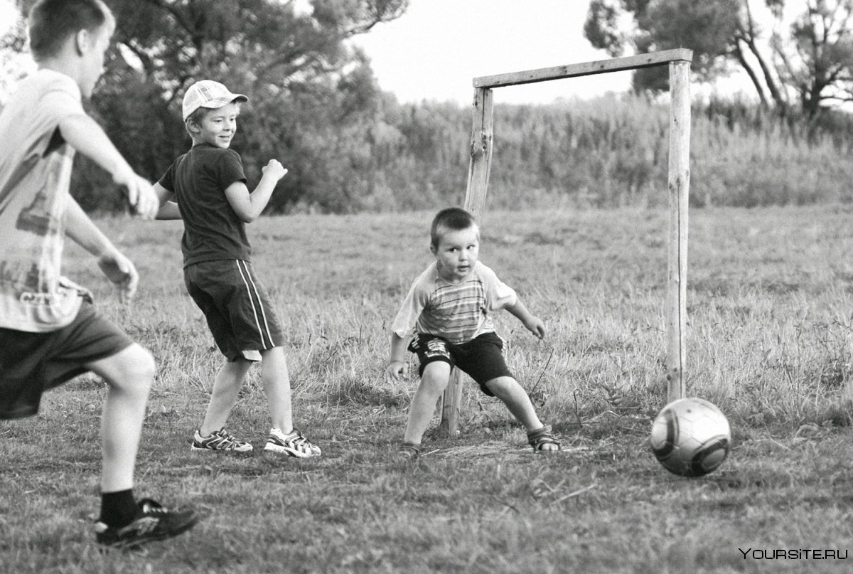 Детство футбол во дворе